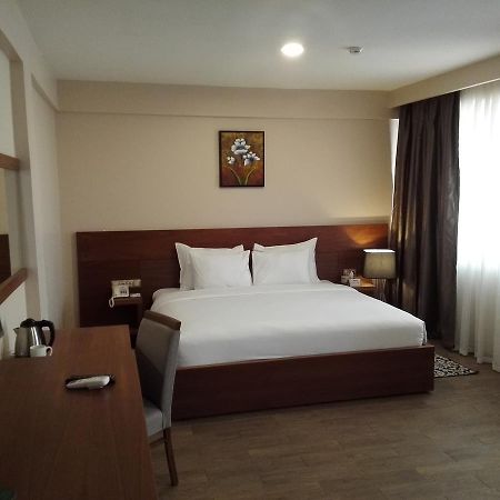 Ah Hotel And Conferences Madina Exterior photo