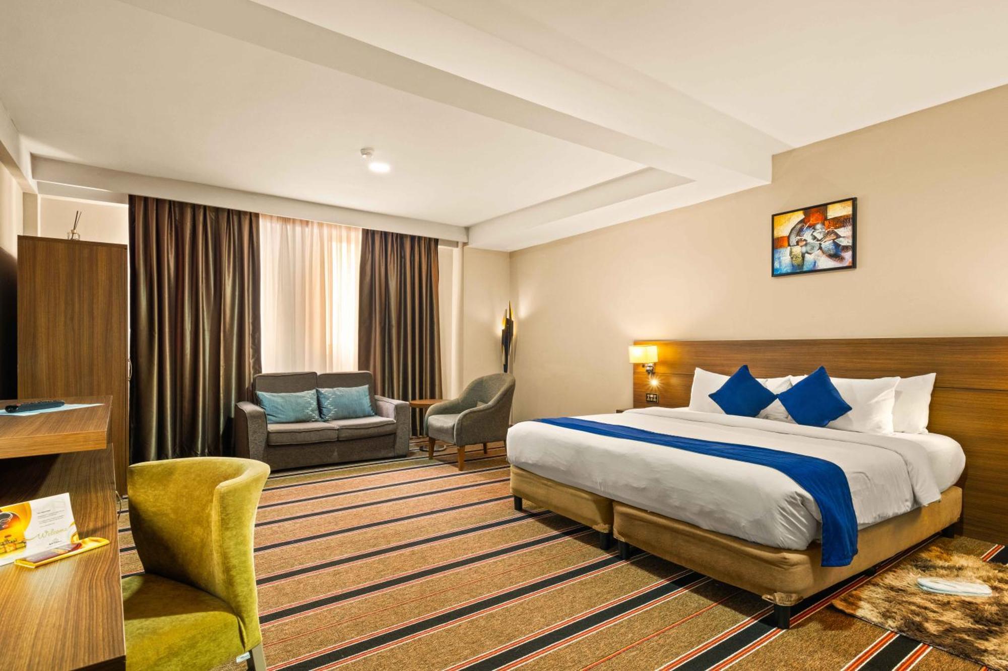 Ah Hotel And Conferences Madina Exterior photo