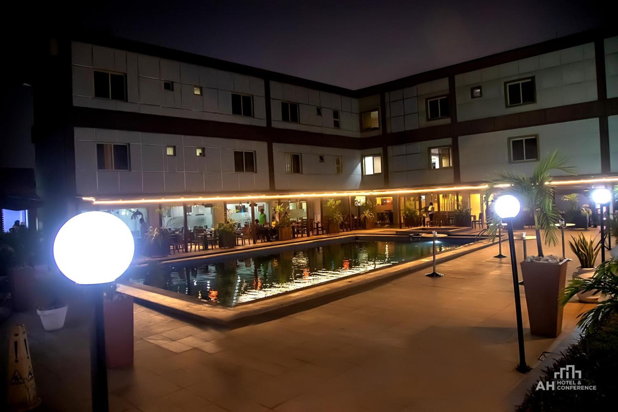 Ah Hotel And Conferences Madina Exterior photo